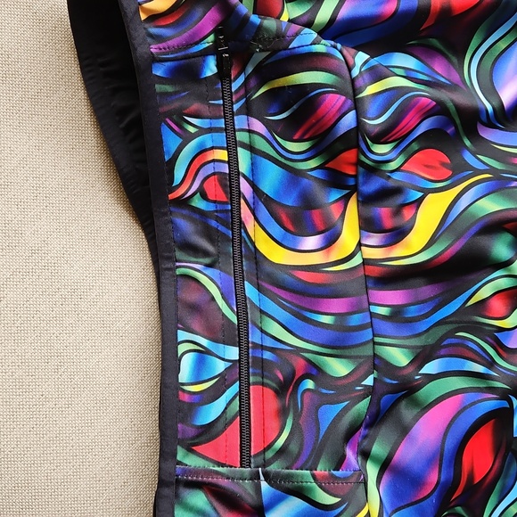 BOLDER ATHLETIC WEAR Skirt Skort Run, Tennis, Golf Geo Black Red Green NWOT- M - Picture 9 of 12